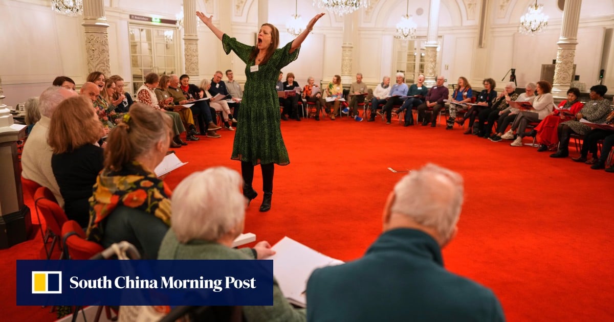 Singing circle in Amsterdam offers benefits to dementia patients