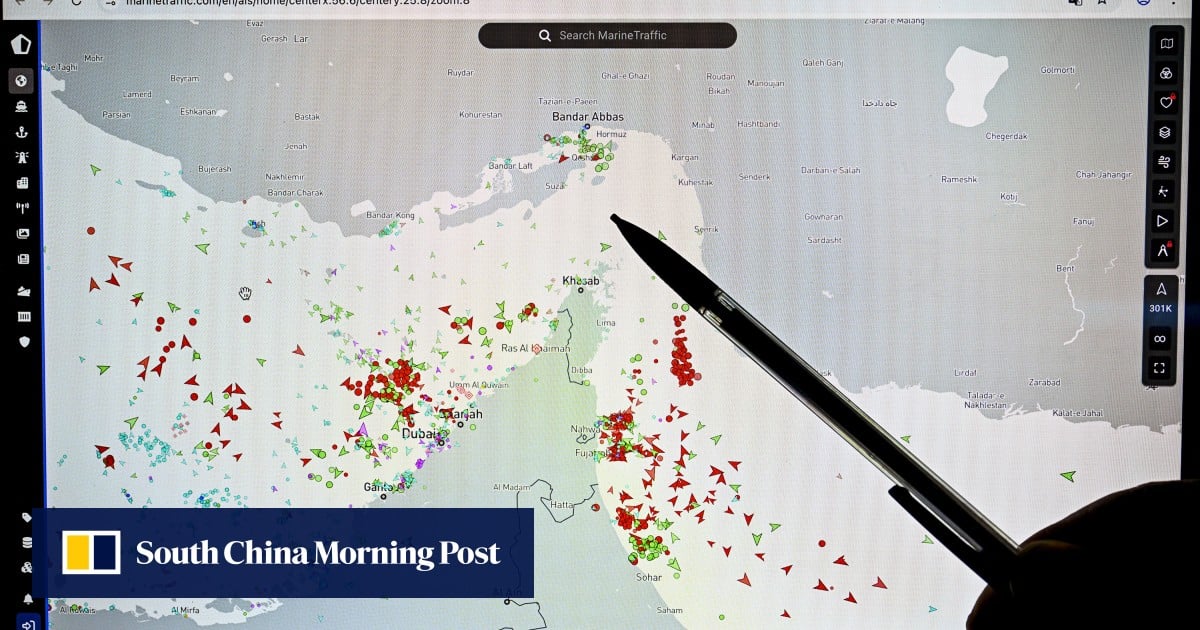 Hong Kong stocks sink alongside Asian markets after oil crosses US$100