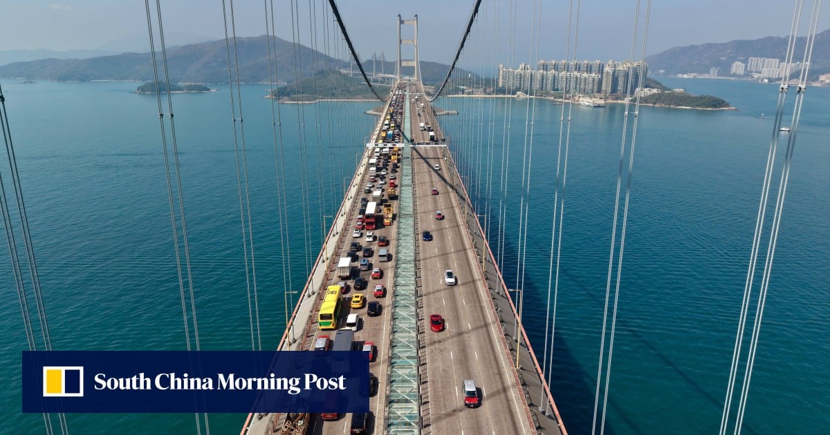 Multi-car crash on major bridge injures 10, shuts Hong Kong airport-bound lanes