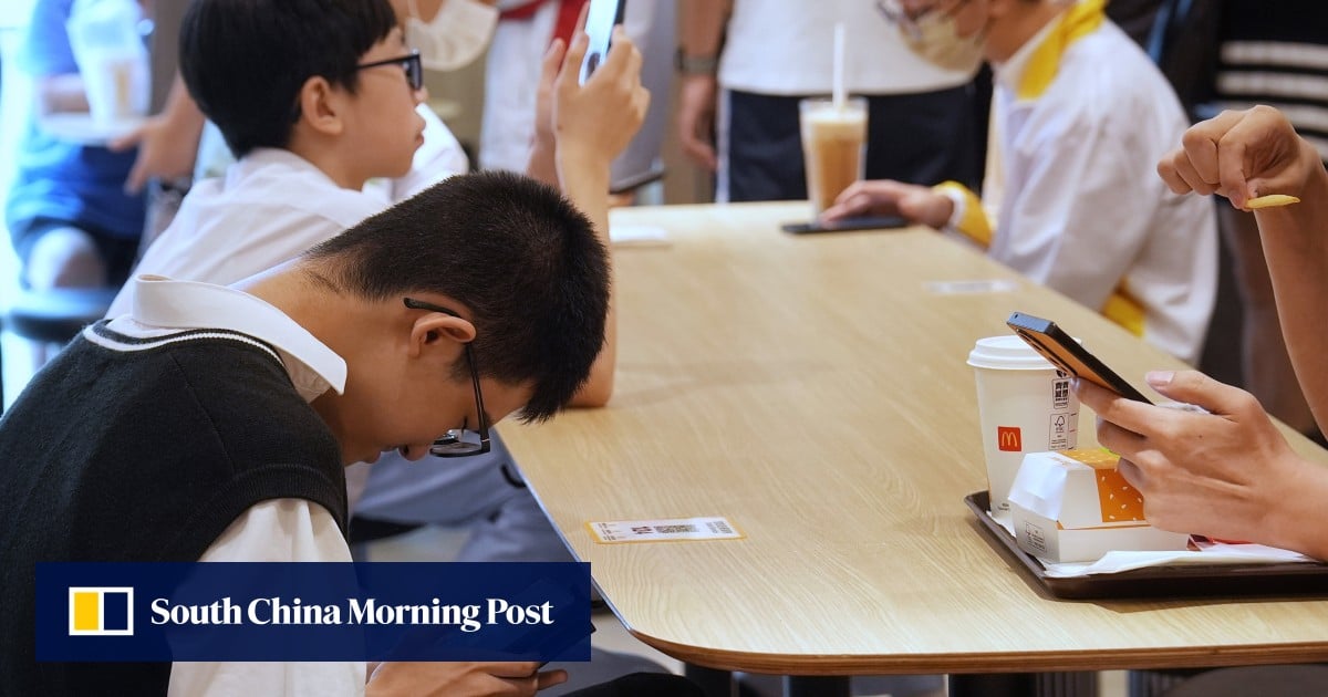 94% of Hong Kong students are couch potatoes, 17.5% overweight, study shows