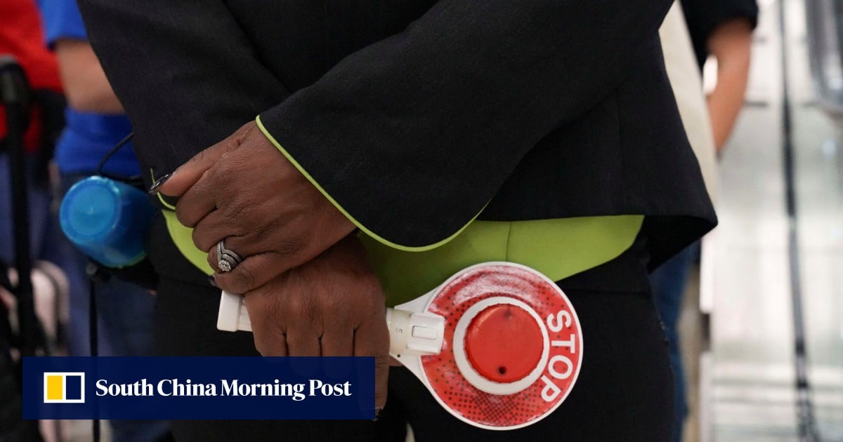 Trump threatens to put ICE agents in airports amid TSA funding clash