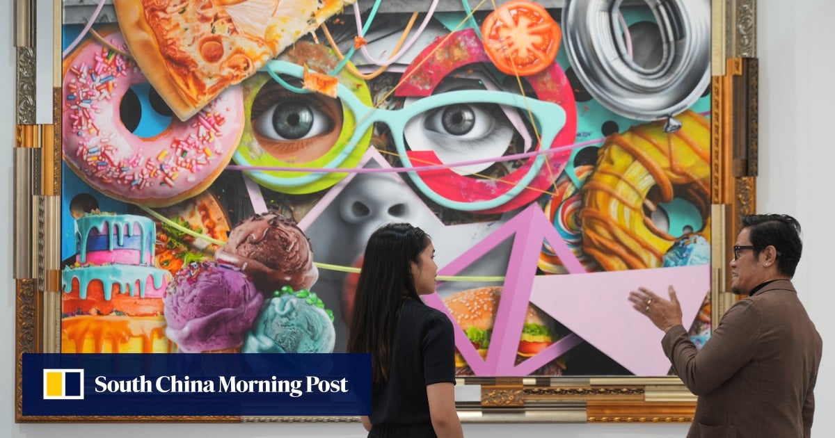 Visiting galleries may keep artworks in Hong Kong for months due to shipping chaos