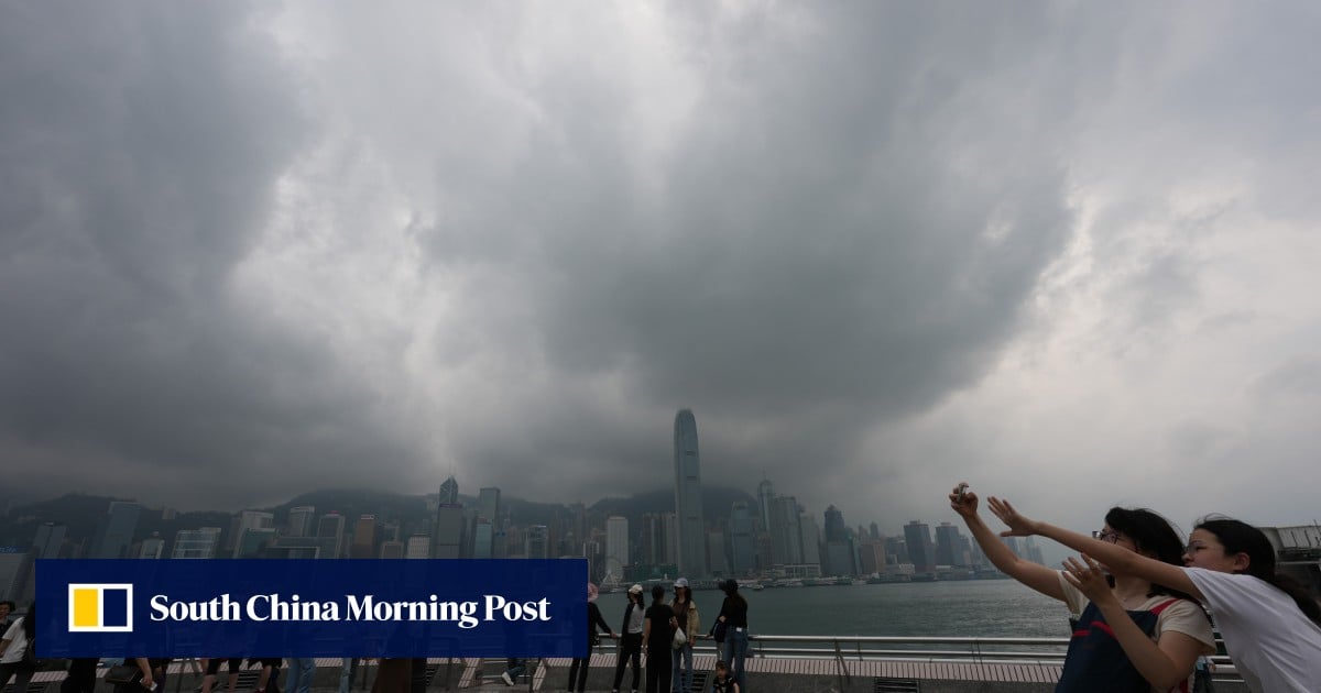 Amber rainstorm warning in Hong Kong, with thunderstorms expected over weekend