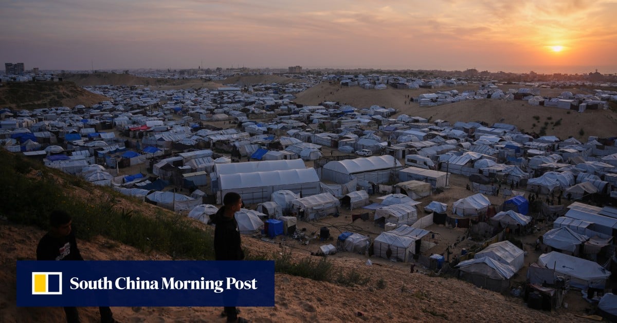 We're sorry. This image does not have any alternative text.