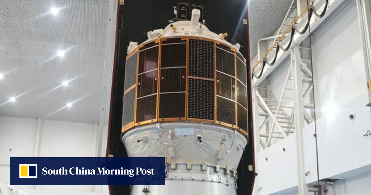 China’s Qingzhou robotic craft tests space debris capture and clean-up