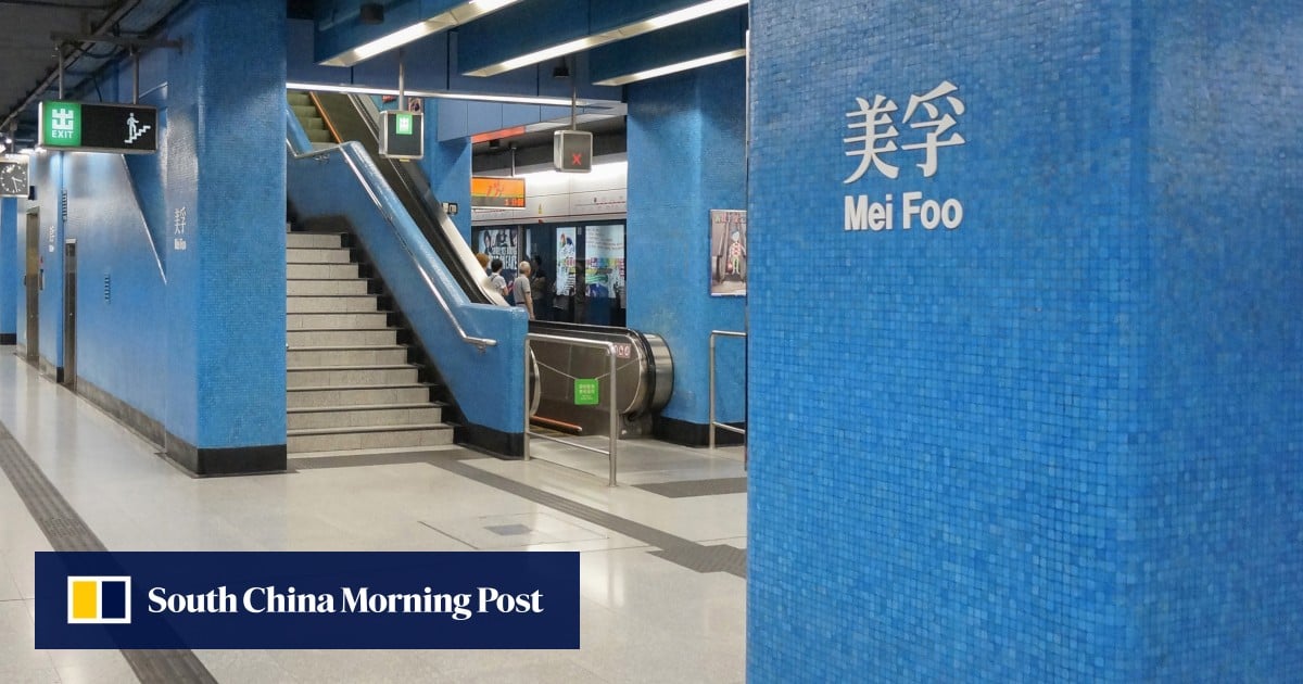 Hong Kong police hunt suspect over phones snatched at MTR stations