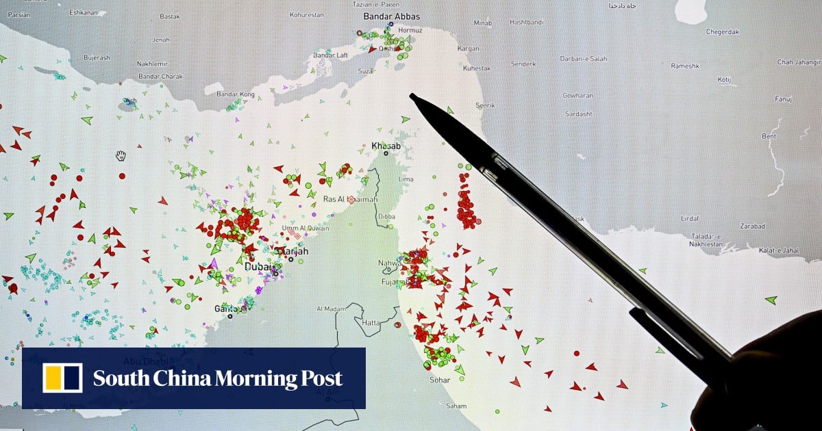 Hong Kong-flagged oil tanker passes through Strait of Hormuz amid US blockade