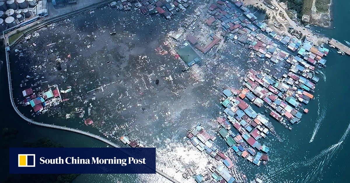 Massive fire devastates Sabah water village