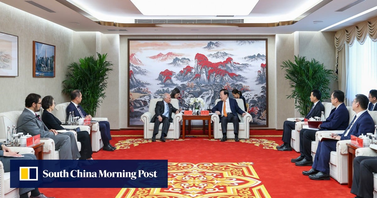 Beijing’s Xia Baolong, top energy official hold talks with CLP’s Michael Kadoorie