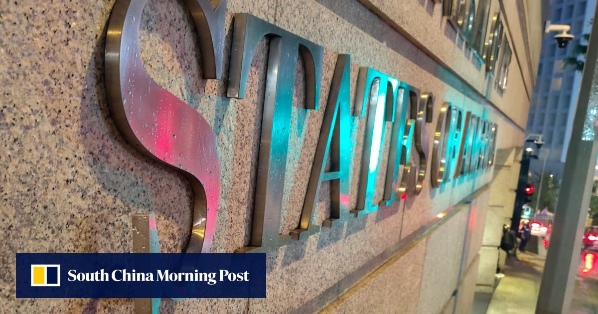 Hong Kong police hunt for man over damage to US consulate sign