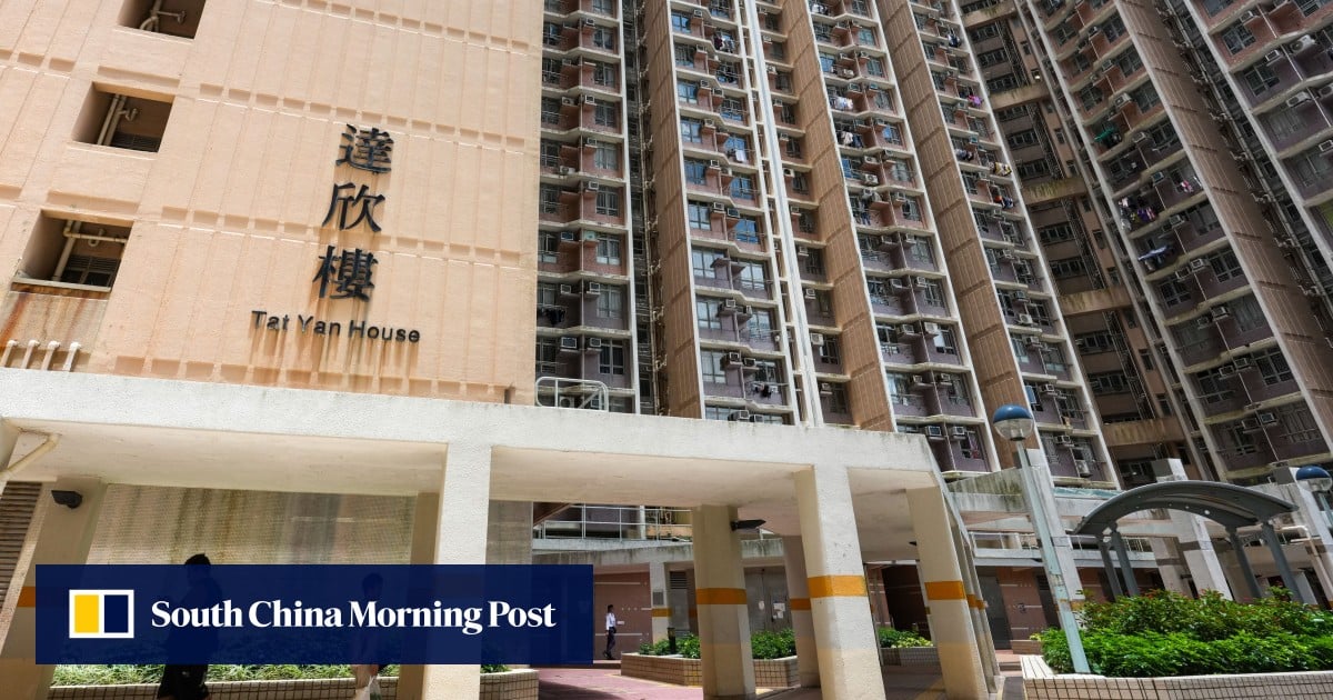 Death of elderly pair in Sau Mau Ping flat a case of murder-suicide, police say