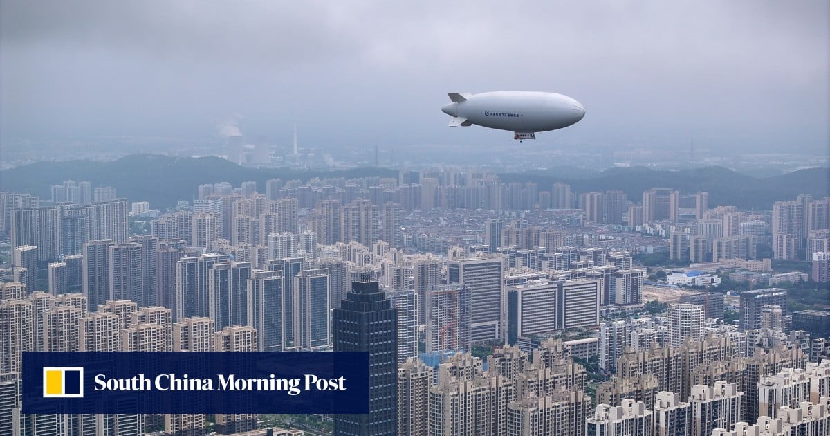 China marks milestone with first home-certified airship pilots