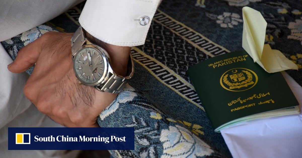 UAE deports Pakistani Shiites: jobs lost and savings frozen amid Iran war