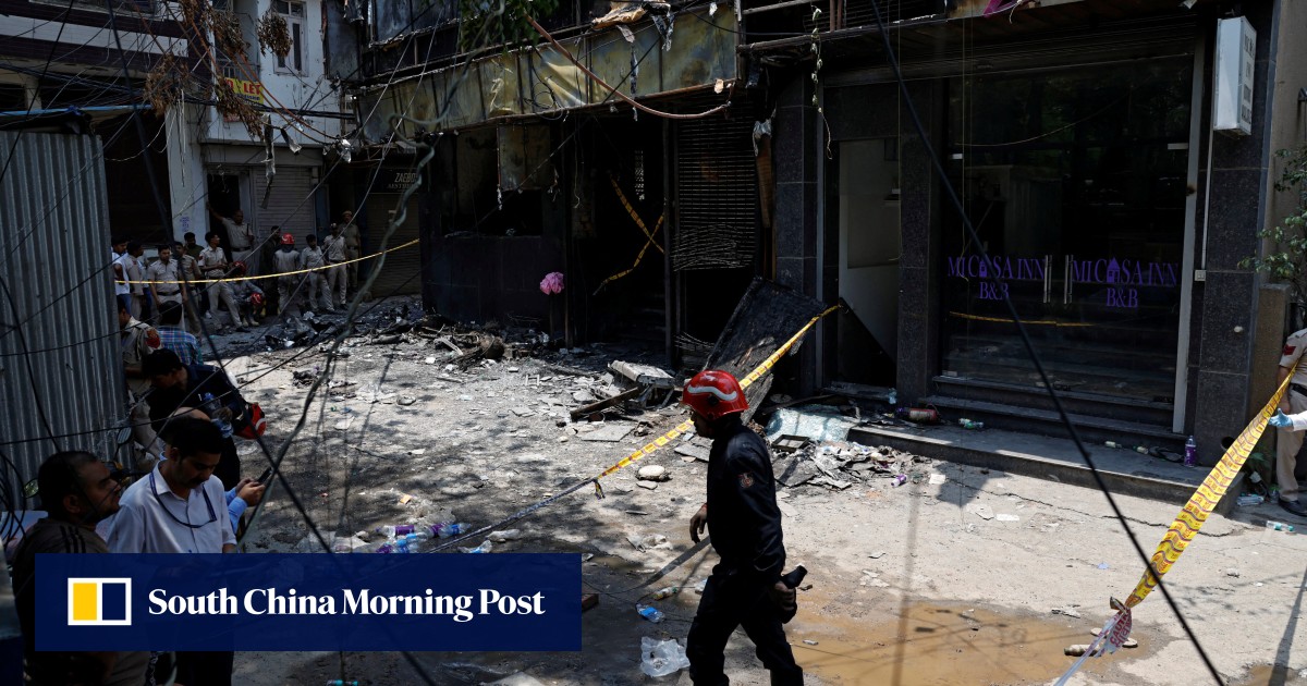 India hotel fire kills at least 21