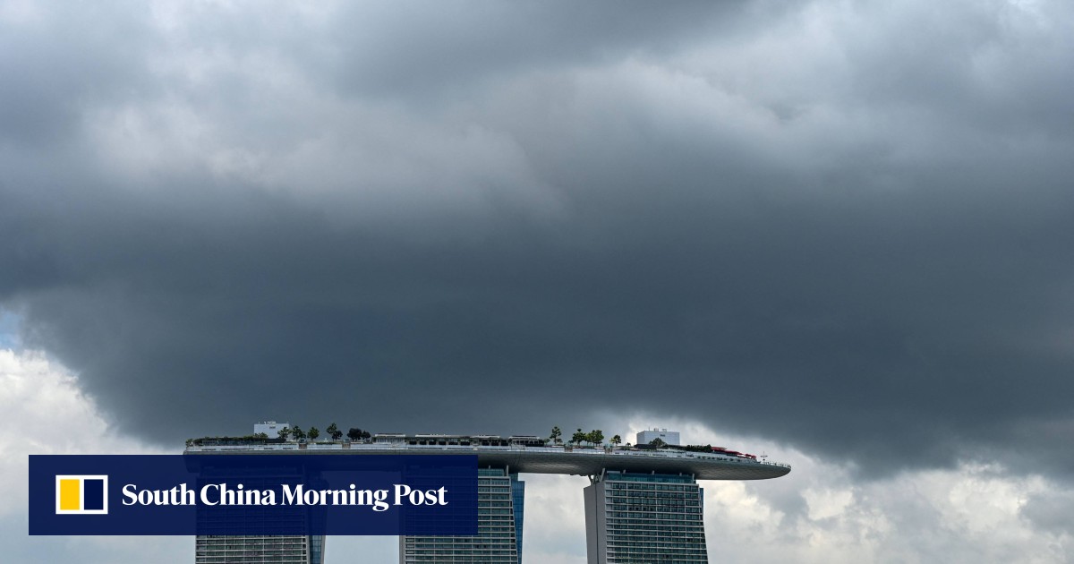 Singapore arrests 3 Chinese nationals after woman, child locked during hotel robbery