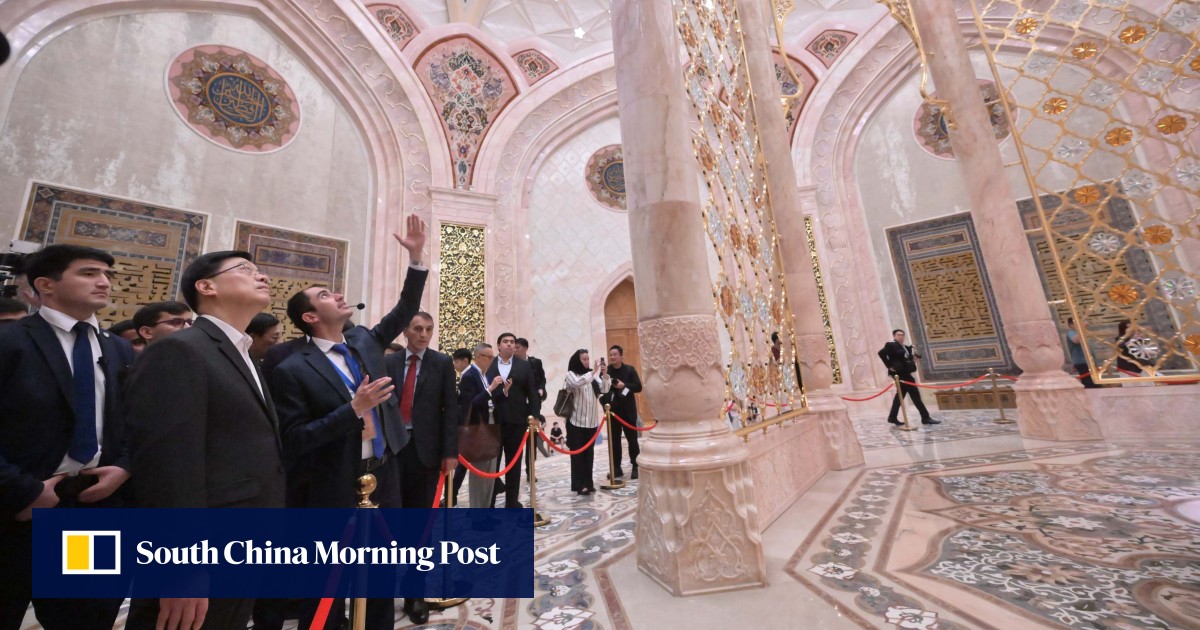 Hong Kong ideal platform for Uzbek firms to spread wings globally, John Lee says