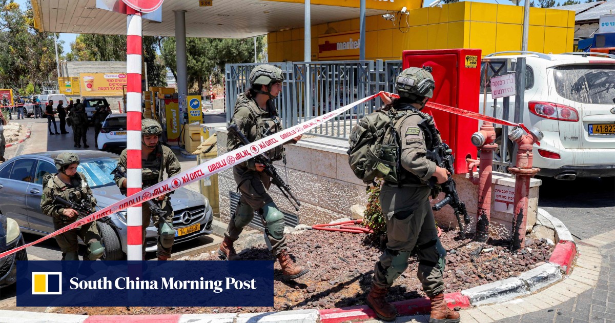 Arab attacker opens fire in central Israel, killing 1 and wounding 5