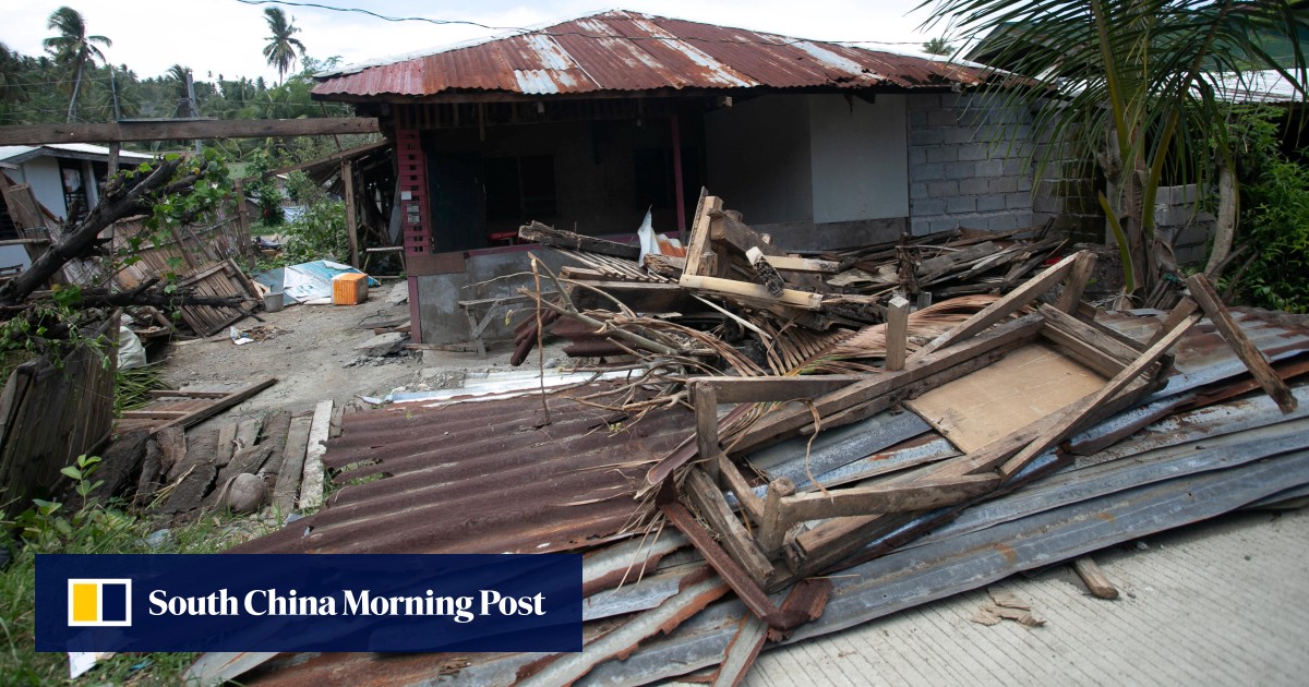 Filipino mayor begs for helicopters to fly food to ‘very hungry’ quake survivors