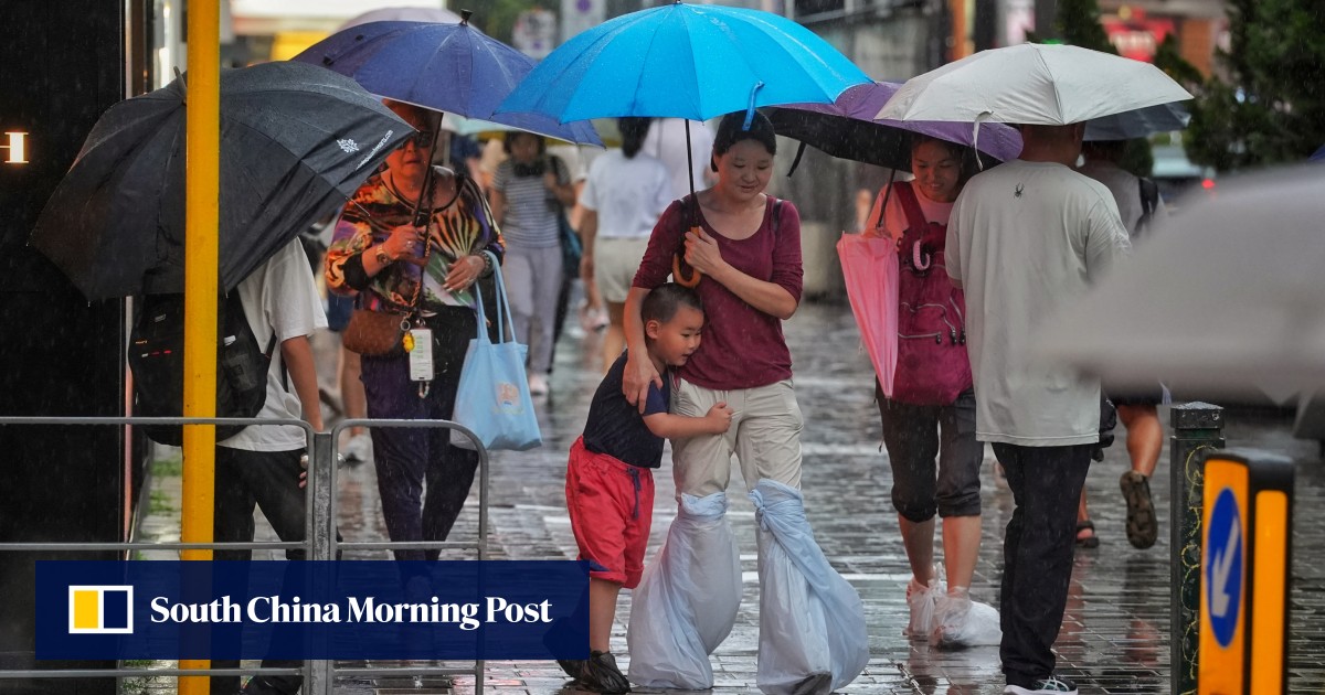 Hong Kong faces another wet weekend as heavy rain and thunderstorms hit the city