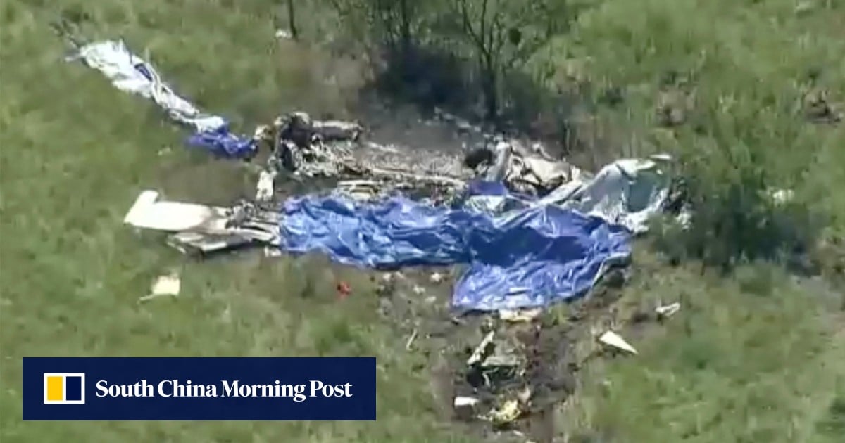 12 dead after plane on skydiving outing crashes in Missouri, authorities say 12 dead after plane on skydiving outing crashes in Missouri, authorities say