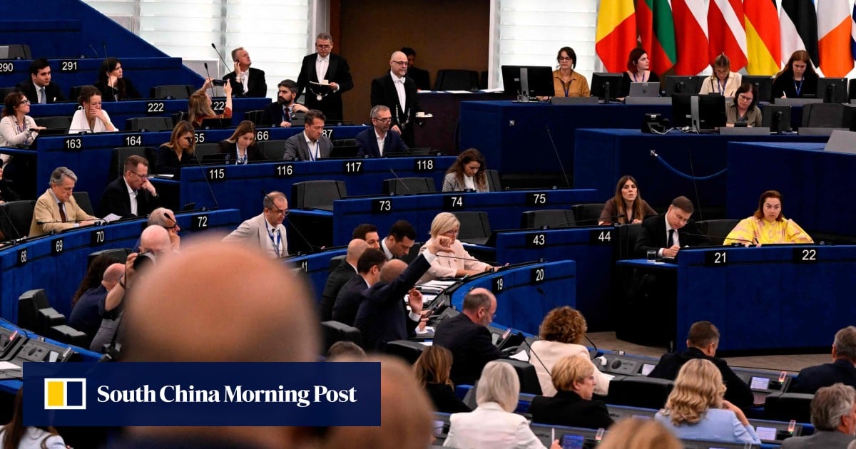 EU bows to Trump pressure on tariffs but warns of future chaos EU bows to Trump pressure on tariffs but warns of future chaos