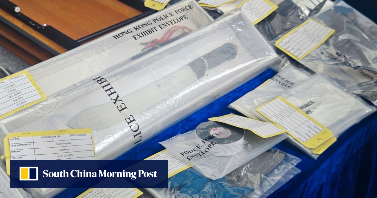 Hong Kong police arrest 7 over knifepoint robbery of HK$7 million in gold bars