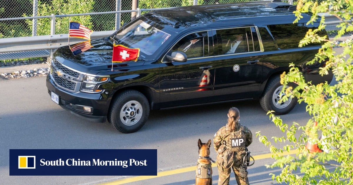 US and Iranian negotiators arrive in Swiss restort for latest round of peace talks
