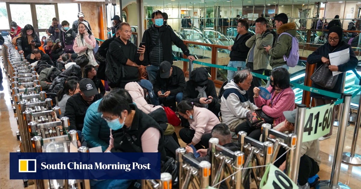 ‘Queuing gangs’ exploited Hong Kong driving licence ticketing system: ombudsman