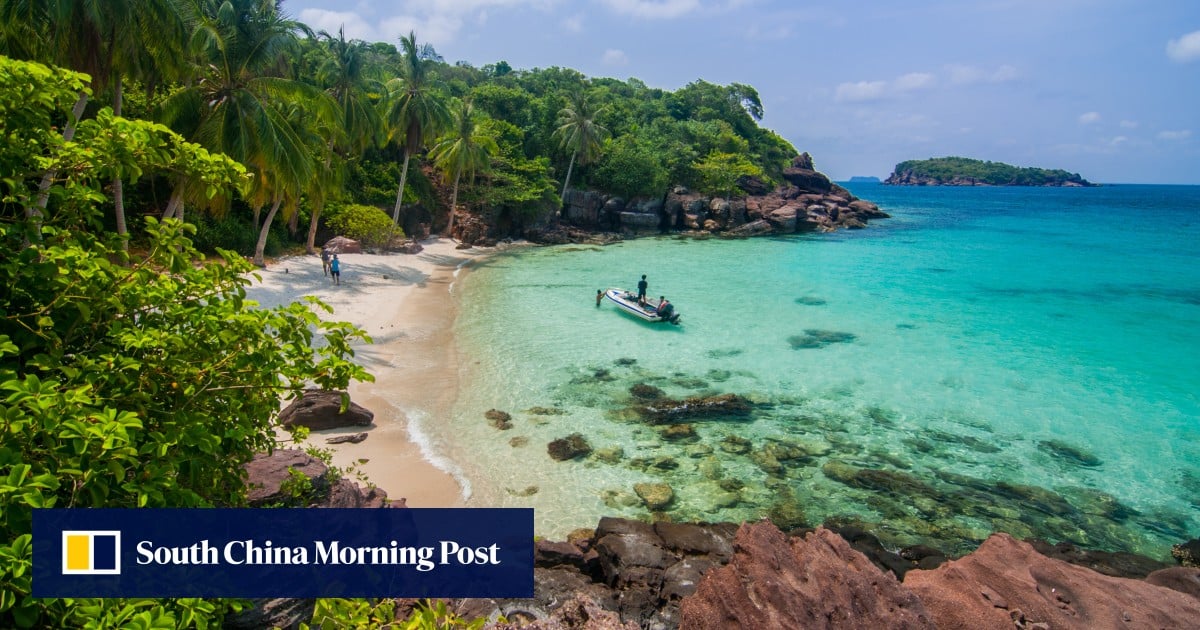 Vietnam tourist speedboat capsizes, killing 15 Indian tourists