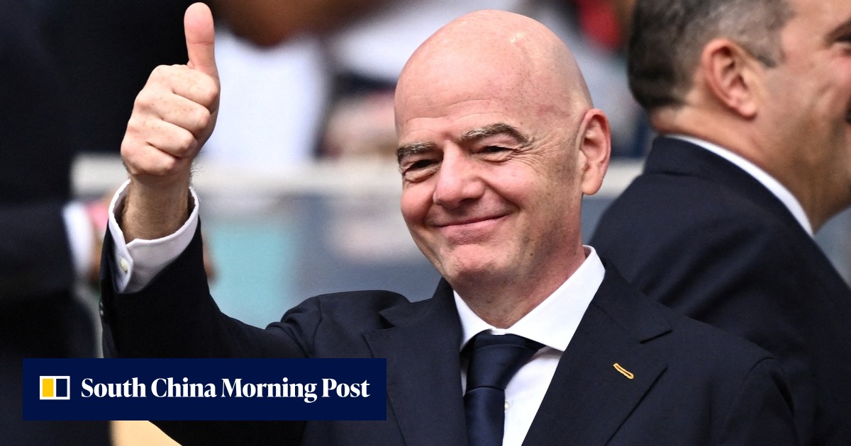 FIFA-Präsident Gianni Infantino prüft Erweiterung der Weltmeisterschaft ...
