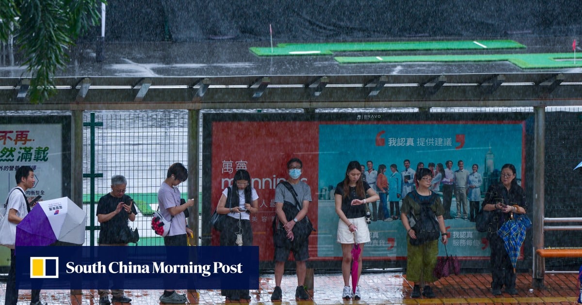 The weather forecaster issued a red rainstorm warning on Thursday (Ảnh: Sam Tsang)