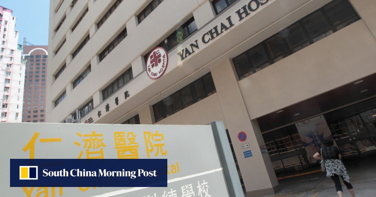The taxi driver was pronounced dead at Yan Chai Hospital in Tsuen Wan on Friday morning (Ảnh: K. Y. Cheng)