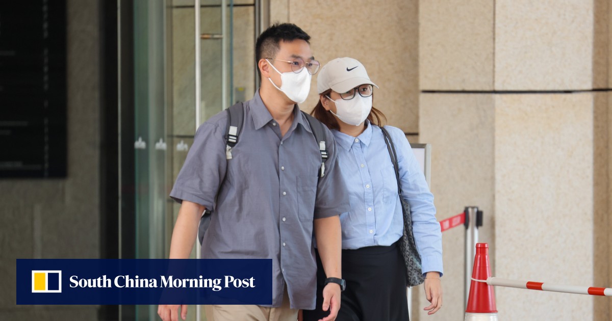 Angel’s parents, Yu Ping-hang (left) and Law Ka-sin, outside the Coroner’s Court on July 10 (Ảnh: Brian Wong)