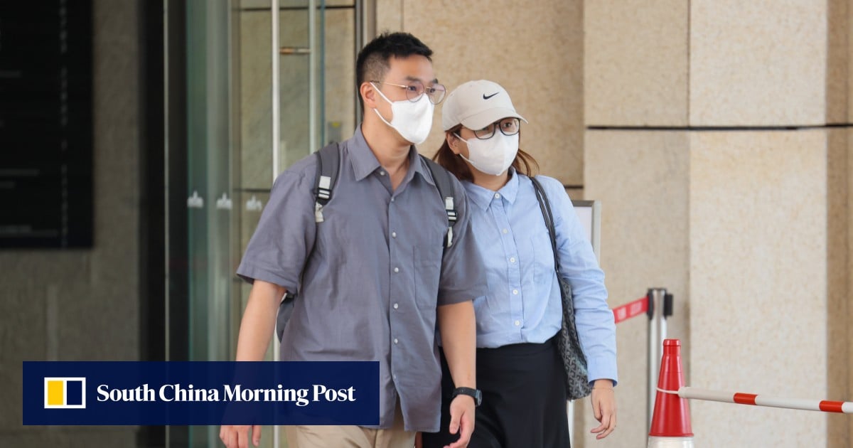 Angel’s parents, Yu Ping-hang (left) and Law Ka-sin, outside the Coroner’s Court on July 10 (Ảnh: Brian Wong)