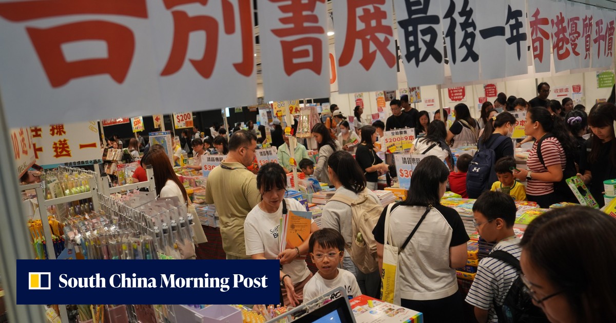 Browsers outnumber buyers at Hong Kong Book Fair as sales fall