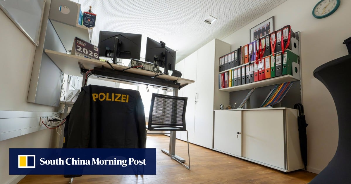 Hitler’s Austrian birthplace reopens as a police station to deter neo-Nazis Hitler’s Austrian birthplace reopens as a police station to deter neo-Nazis