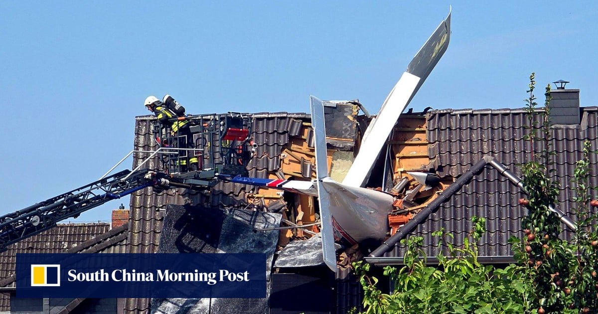 1 dead after small plane crashes into house in Germany 1 dead after small plane crashes into house in Germany