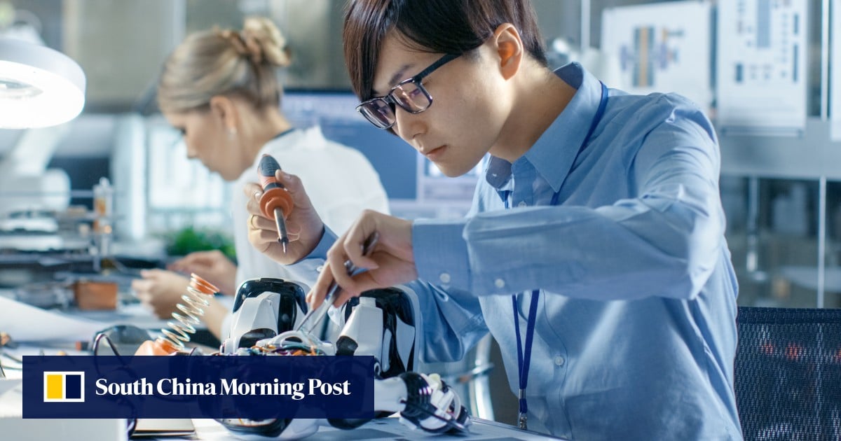 Các công ty Trung Quốc dự kiến tăng lương năm 2027 để giữ chân nhân tài trong bối cảnh cạnh tranh gay gắt do AI và các công nghệ tiên tiến khác đang tái định hình thị trường lao động và thay đổi ưu tiên tuyển dụng (Ảnh: Shutterstock).