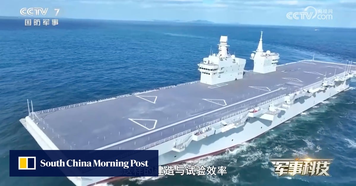 Tàu tấn công đổ bộ Type 076 Sichuan của Trung Quốc đang bước vào giai đoạn thử nghiệm cuối cùng trước khi bàn giao, theo truyền thông nhà nước (Ảnh: CCTV)