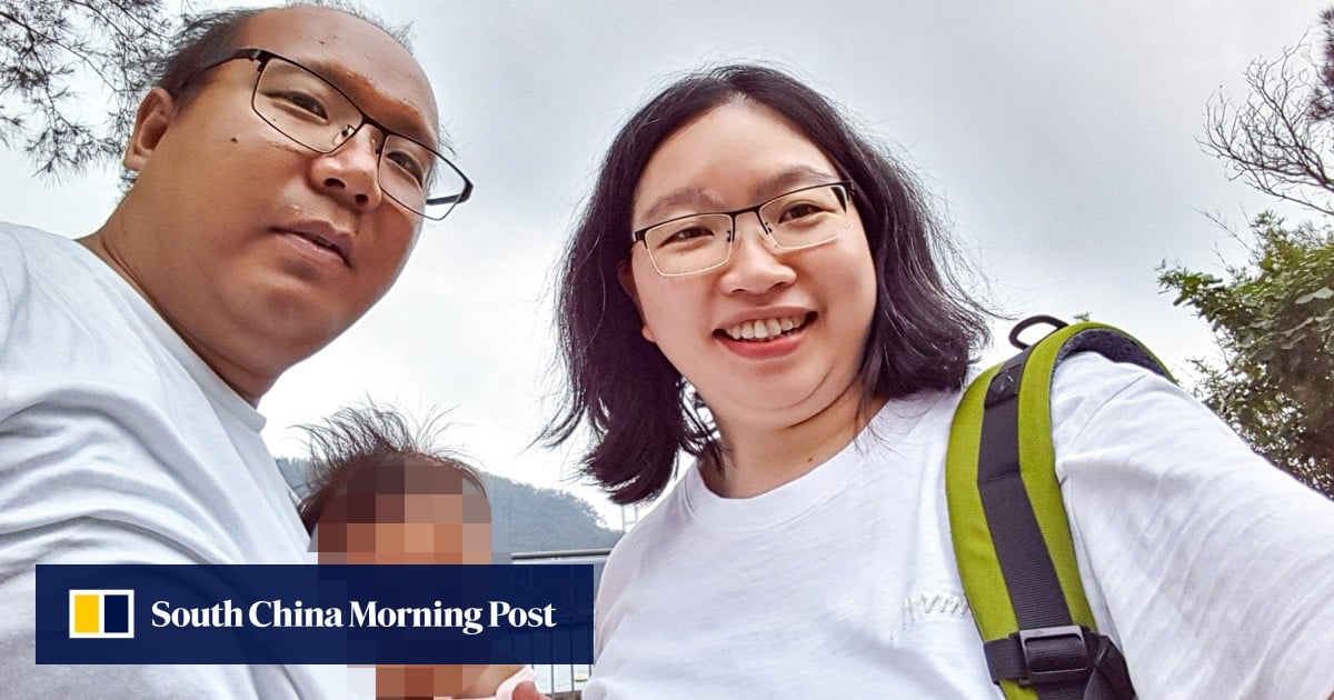 Tsang Wai-bong và Kwan Pui-sin cùng con trai họ, Danny (Ảnh: Handout)