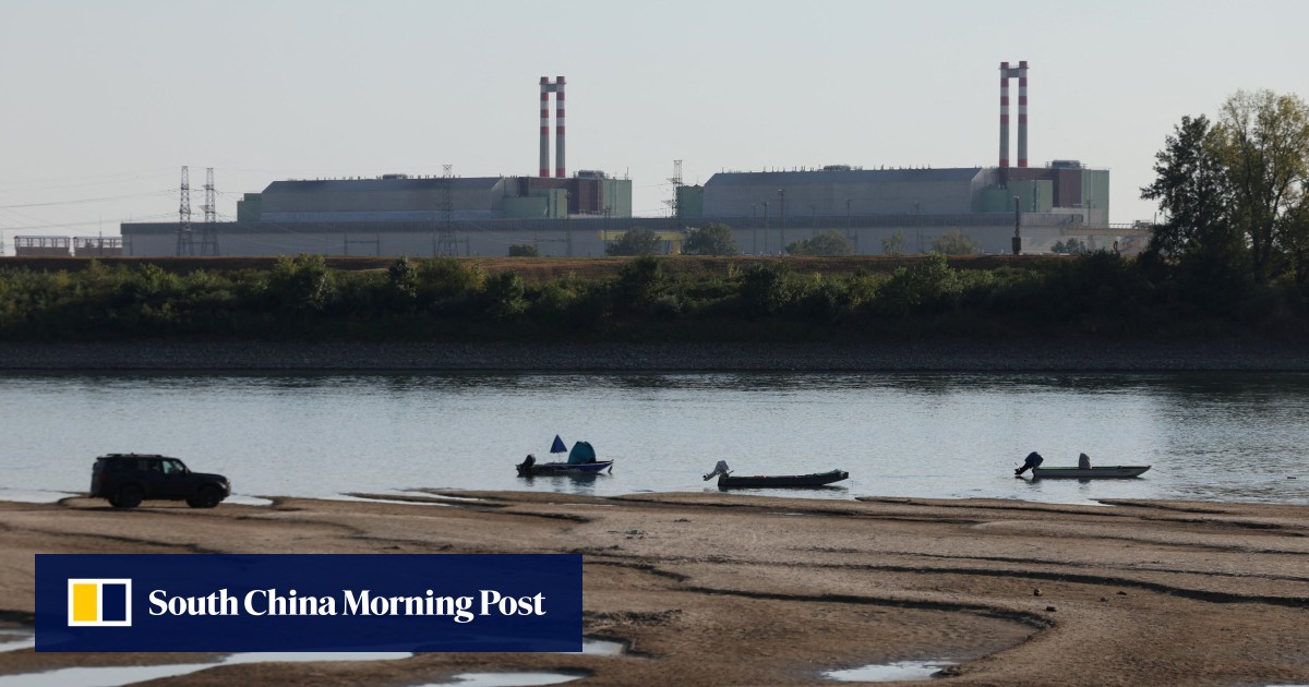 Climate crisis: Hungary closes nuclear power plant, Greece wildfires spread