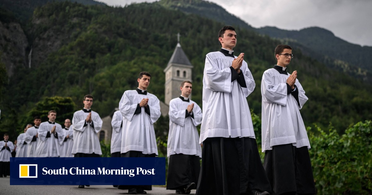 Hong Kong church-goers urged to avoid masses by breakaway Catholic group SSPX