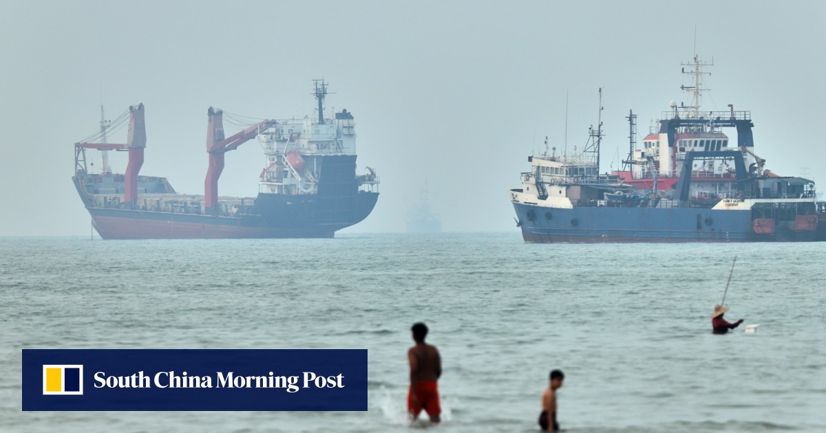 Up to 80 Hong Kong-linked ships stuck around Strait of Hormuz, trade group says