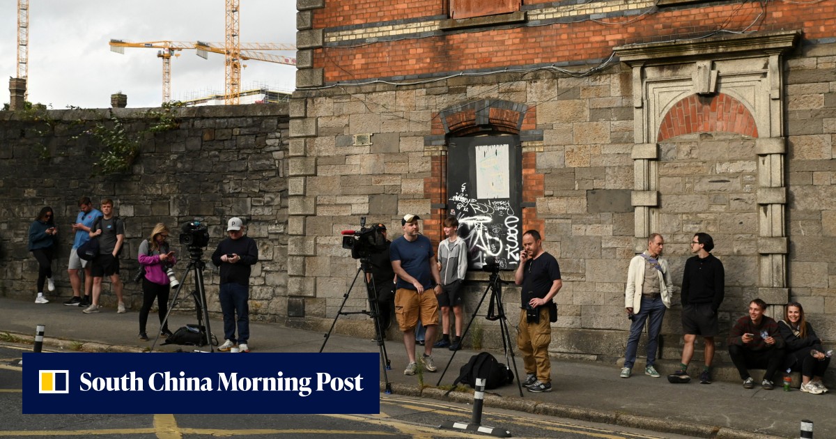 Suspected Irish crime boss lands in Dublin after being extradited from Dubai