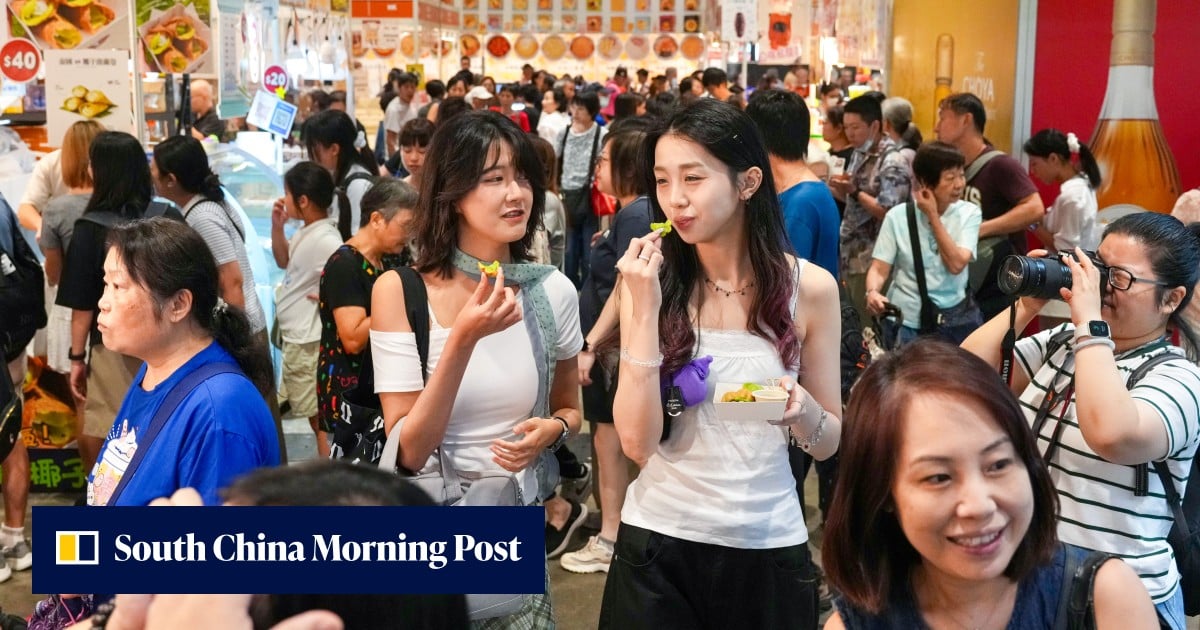 Thousands of bargain hunters descend on Hong Kong’s Food Expo despite heatwave