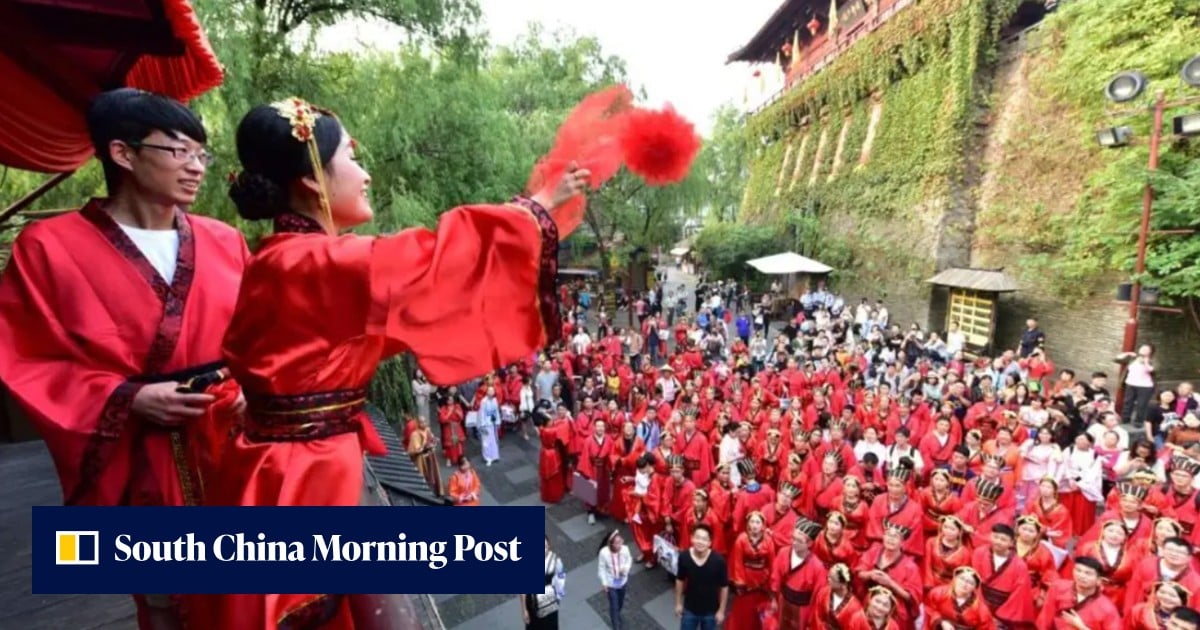 Chinese custom sees women throw embroidered balls from balconies to choose husbands