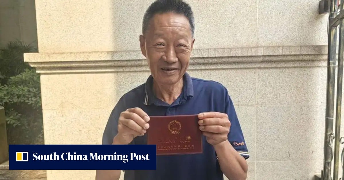 Chinese man reunites with family after 25 years in total isolation to honour a promise