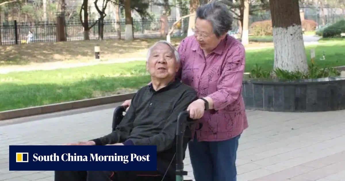 Chinese wife, 90, inspires millions by preserving Alzheimer’s husband’s dignity