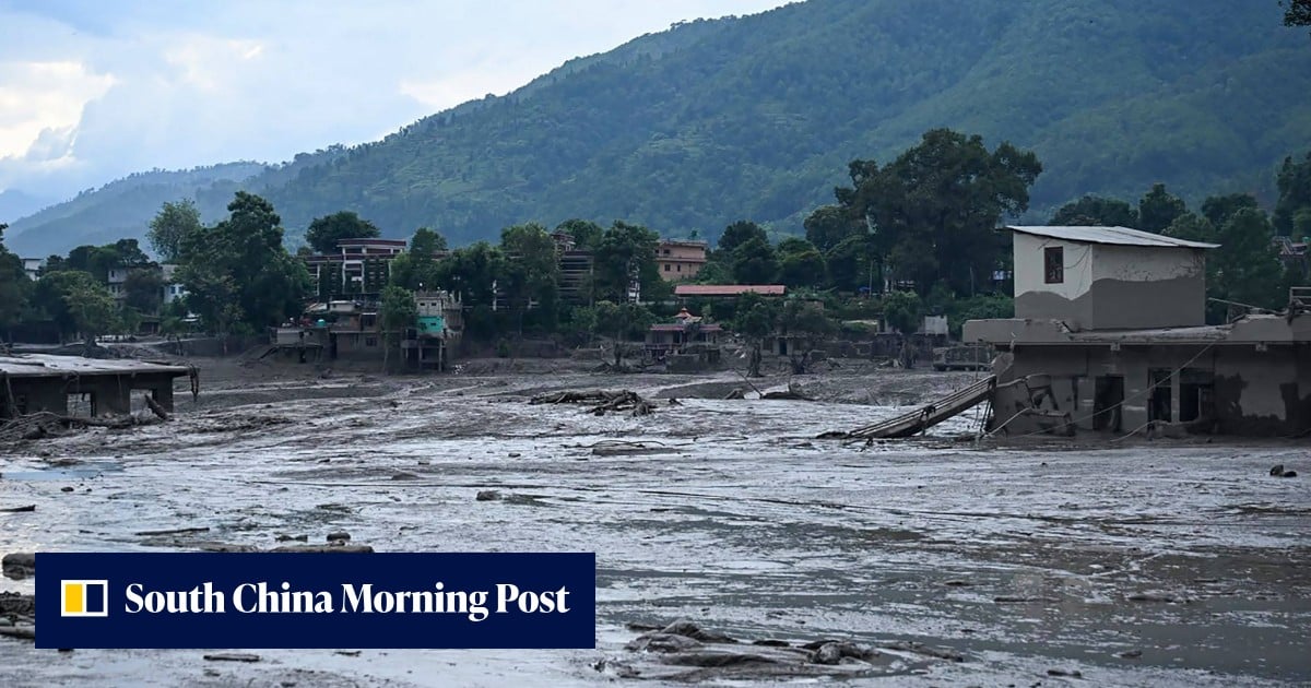 China-Nepal border disaster: 1,000-plus missing as Beijing sends rescue teams