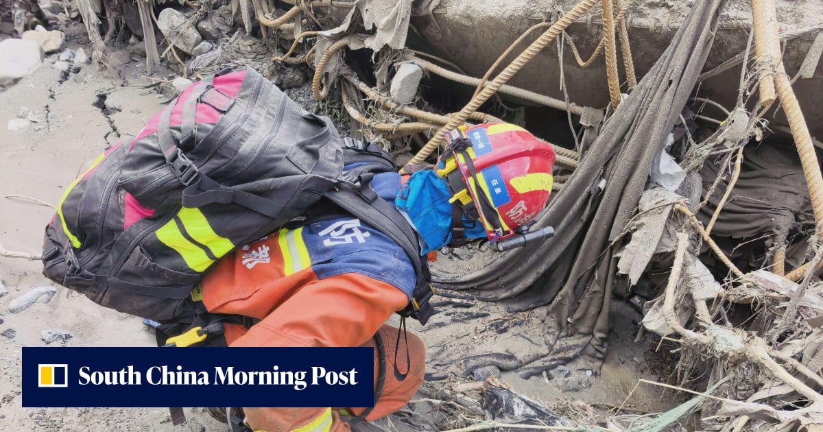 China-Nepal floods: rescuers pull 2 survivors out of rubble near Tibet border crossing